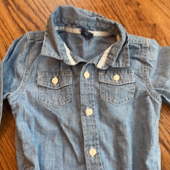 Two Gap button downs - Picture 3 of 5